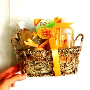 Mango shea butter vitamin E body gift set